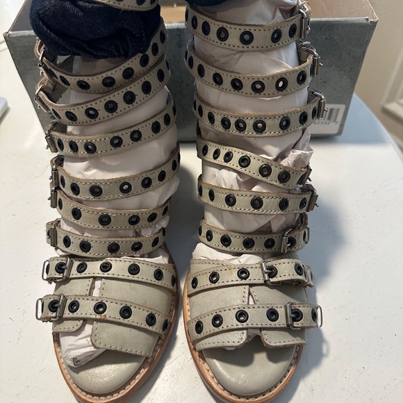 Freebird Cassandra Gladiator Sandals - Picture 8 of 8